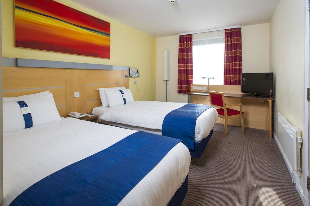 Holiday Inn Express Dunfermline By Ihg Eksteriør billede