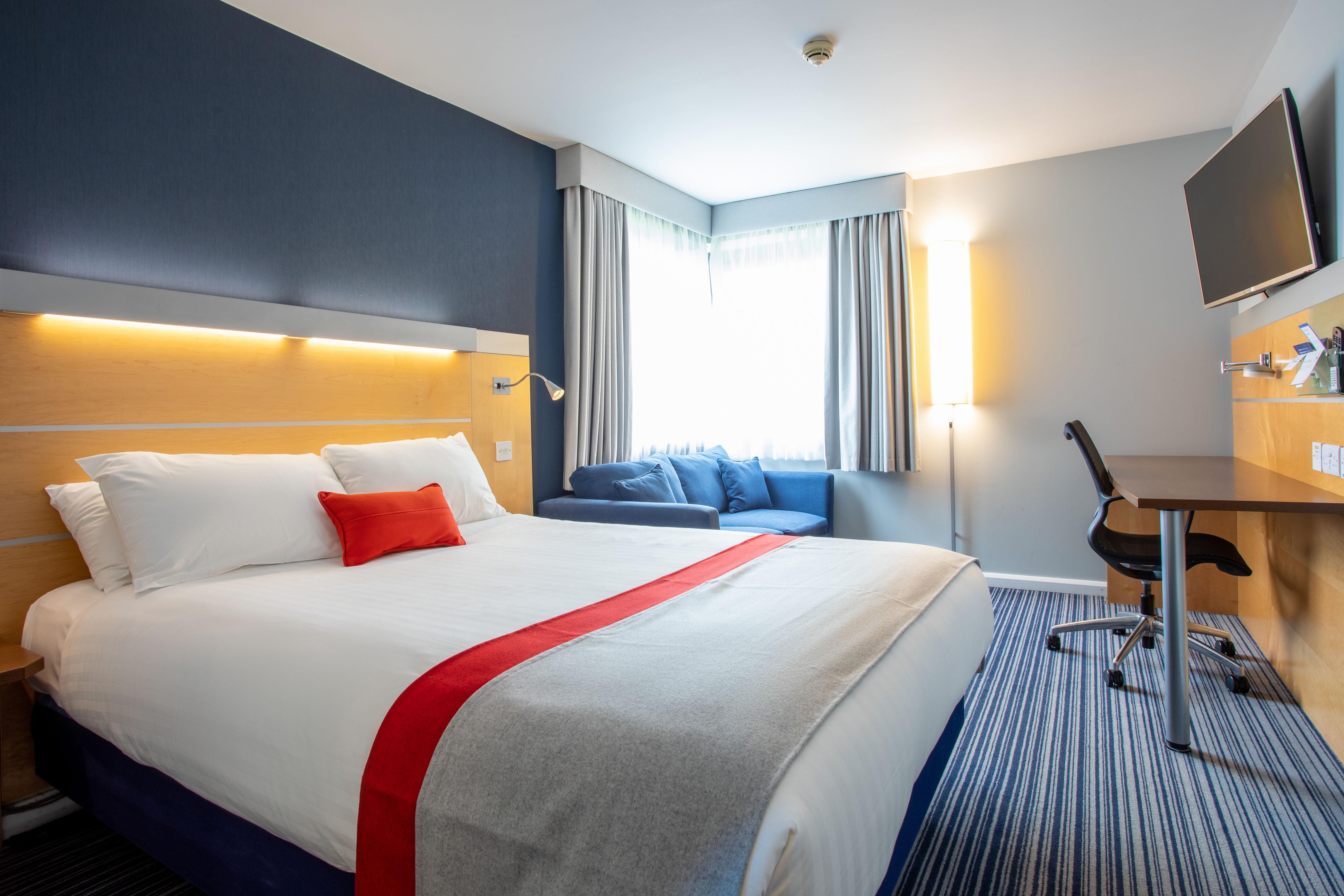 Holiday Inn Express Dunfermline By Ihg Eksteriør billede