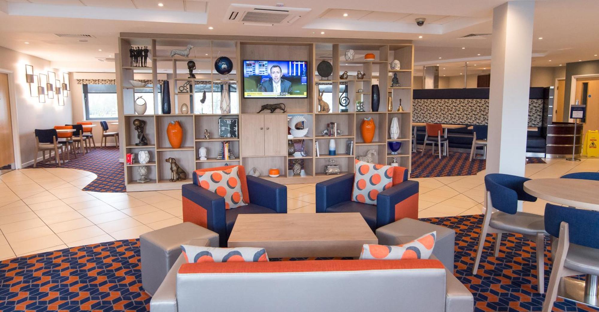 Holiday Inn Express Dunfermline By Ihg Eksteriør billede