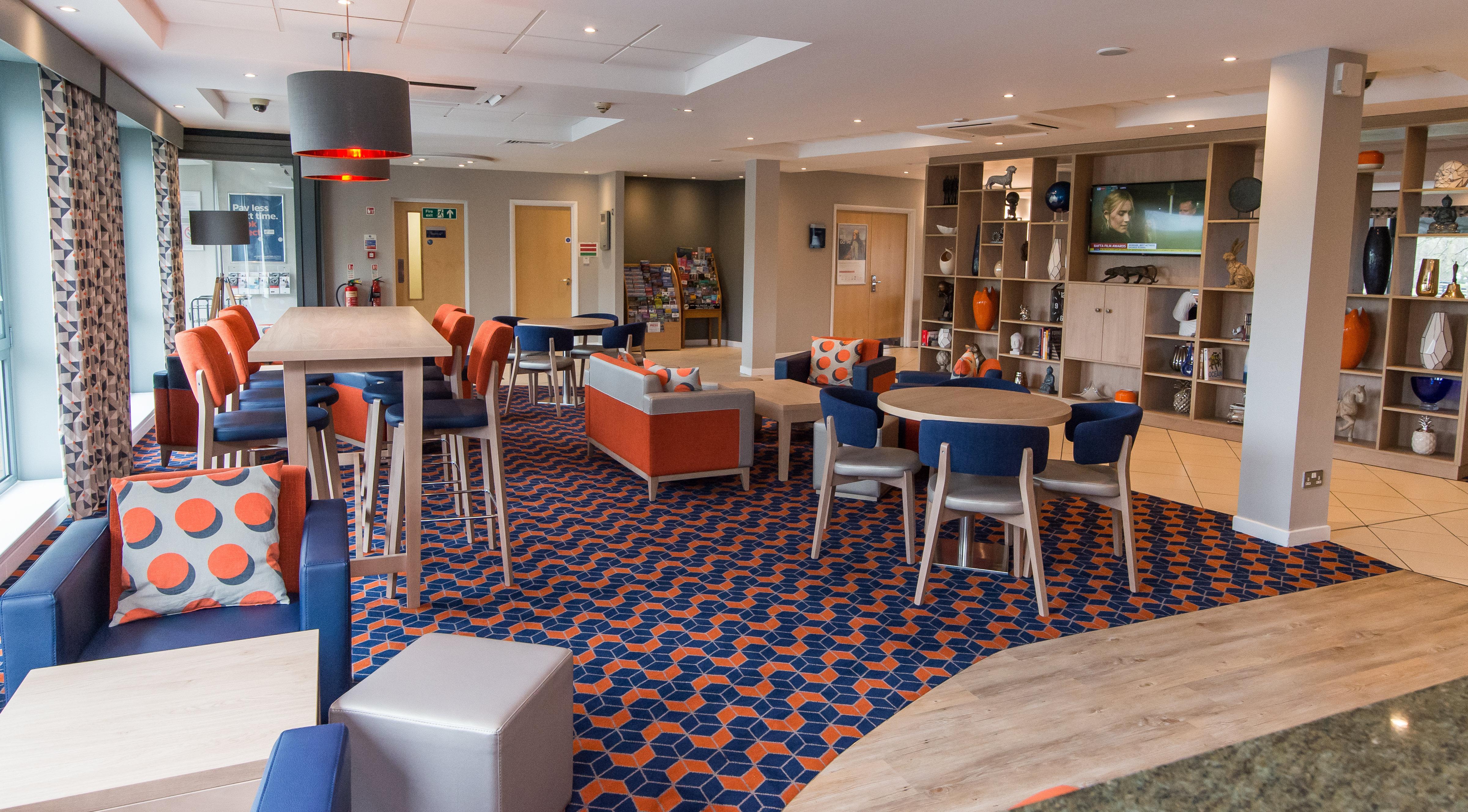 Holiday Inn Express Dunfermline By Ihg Eksteriør billede