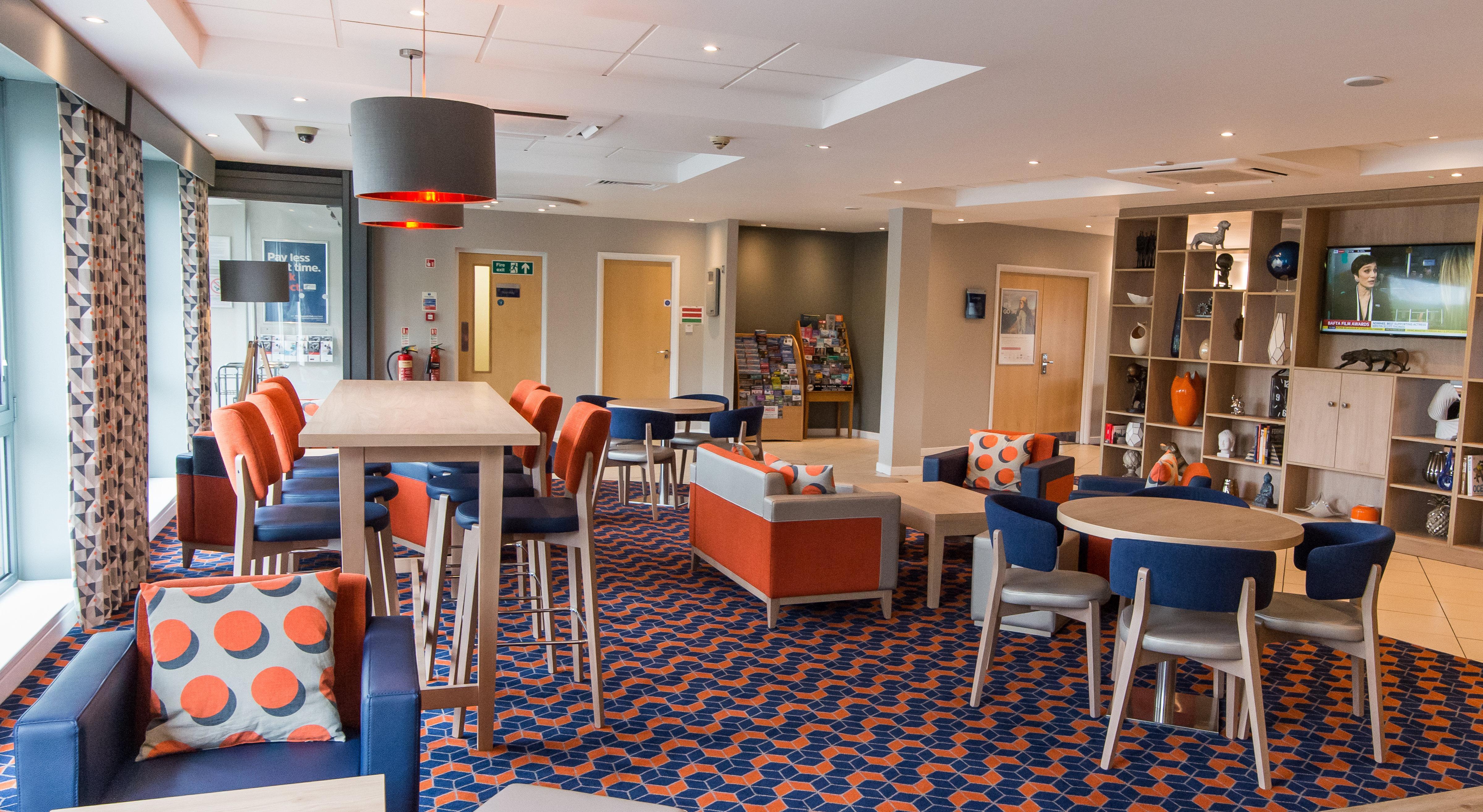 Holiday Inn Express Dunfermline By Ihg Eksteriør billede