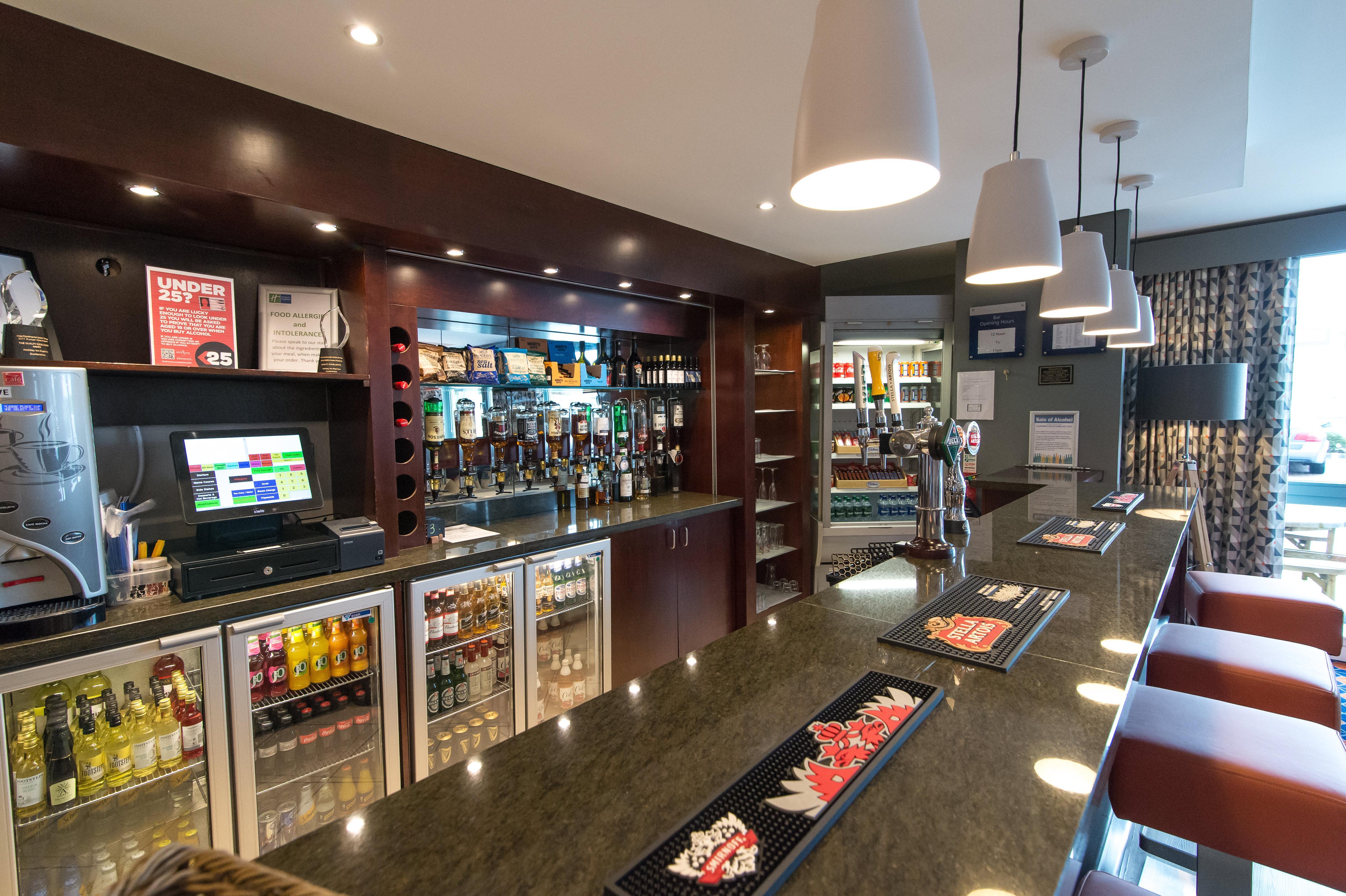 Holiday Inn Express Dunfermline By Ihg Eksteriør billede