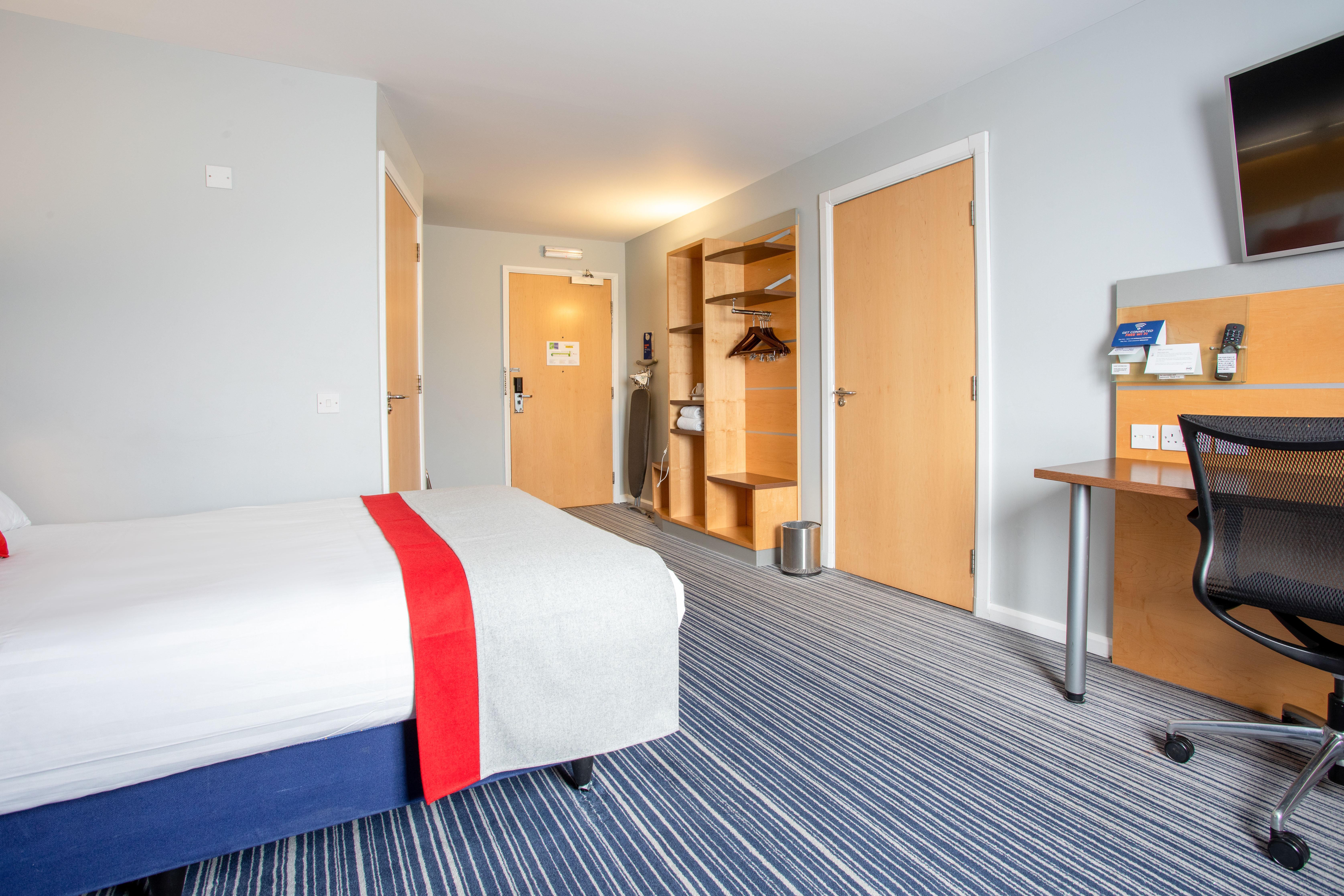 Holiday Inn Express Dunfermline By Ihg Eksteriør billede