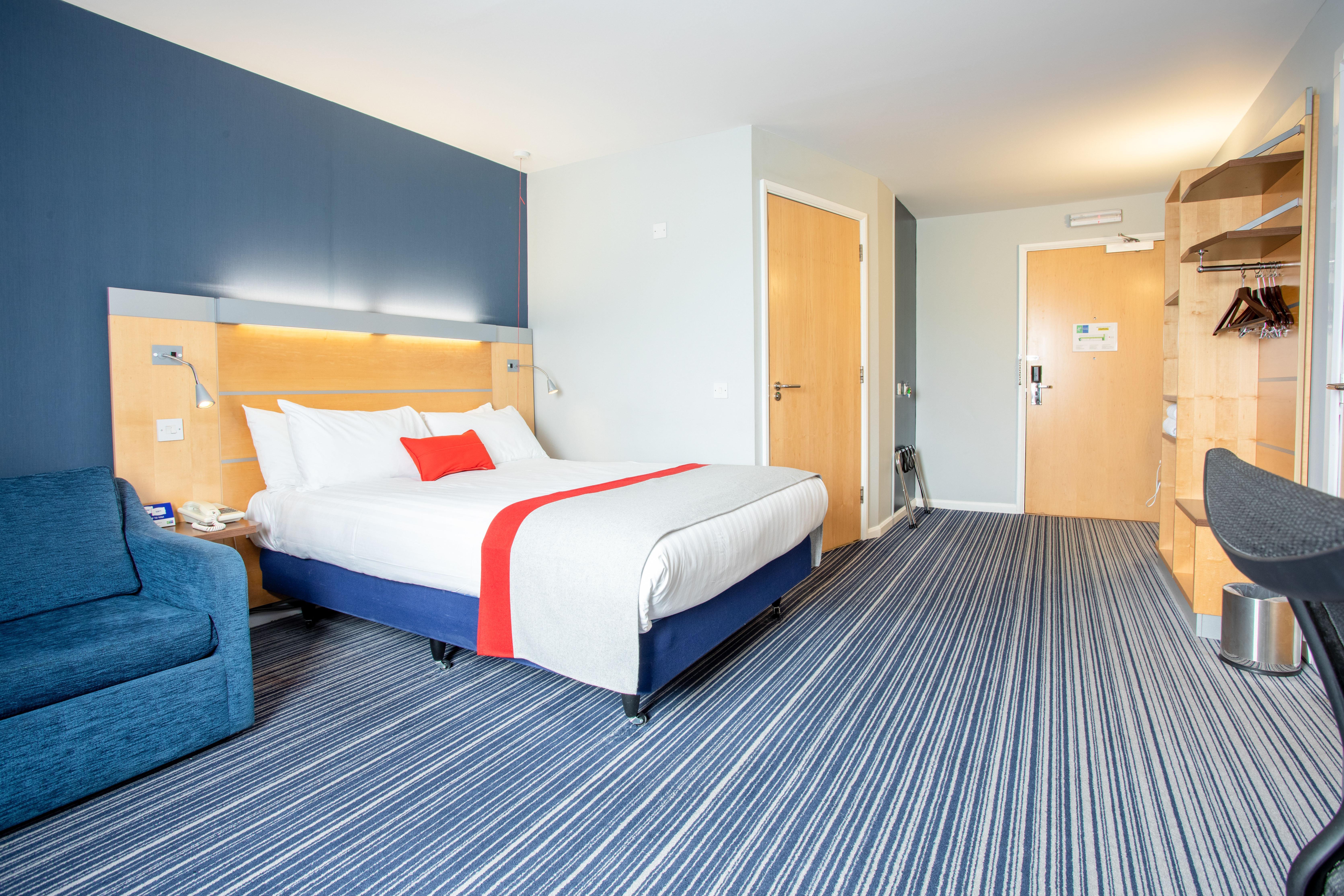 Holiday Inn Express Dunfermline By Ihg Eksteriør billede