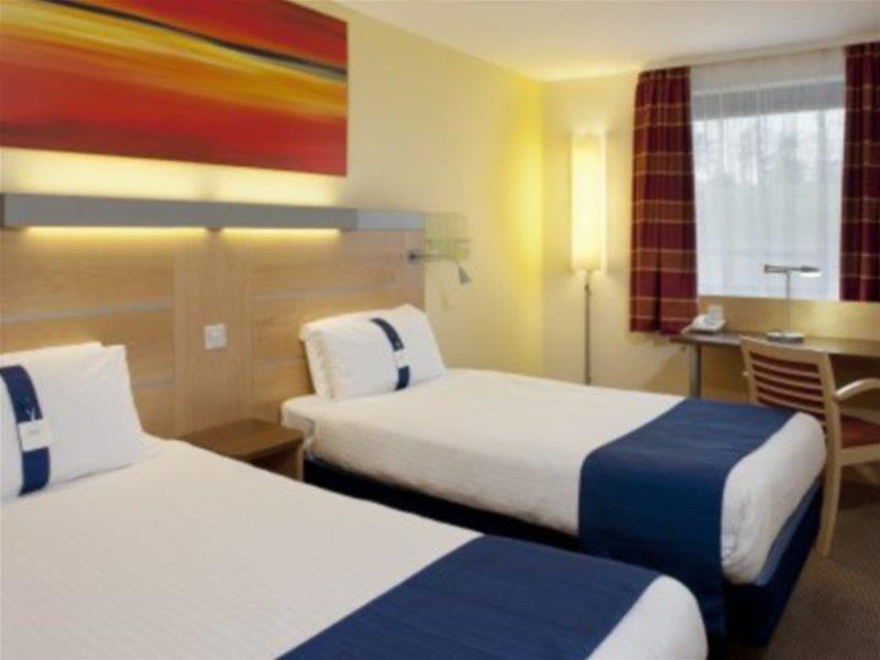 Holiday Inn Express Dunfermline By Ihg Eksteriør billede