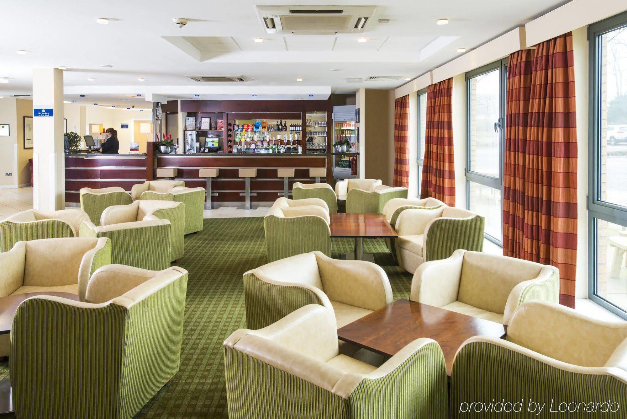 Holiday Inn Express Dunfermline By Ihg Eksteriør billede