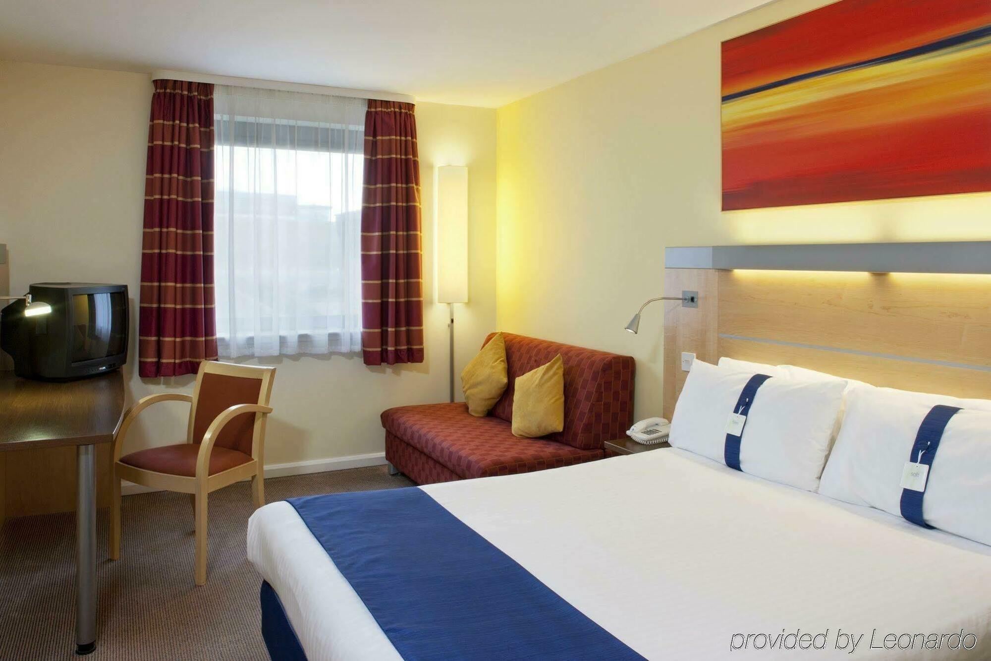 Holiday Inn Express Dunfermline By Ihg Eksteriør billede